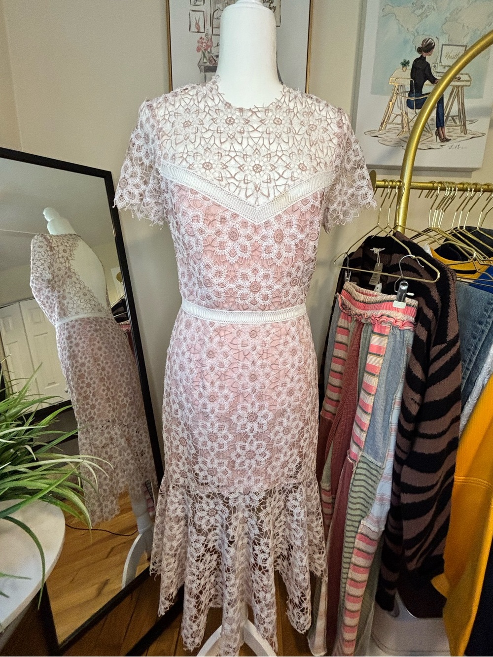 Saylor Lillie Blush Lace Midi Dress Size M